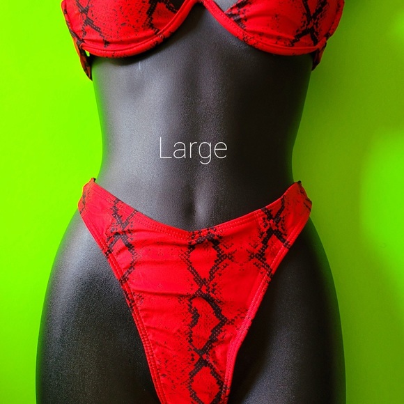 Bathing suits - Picture 2 of 9